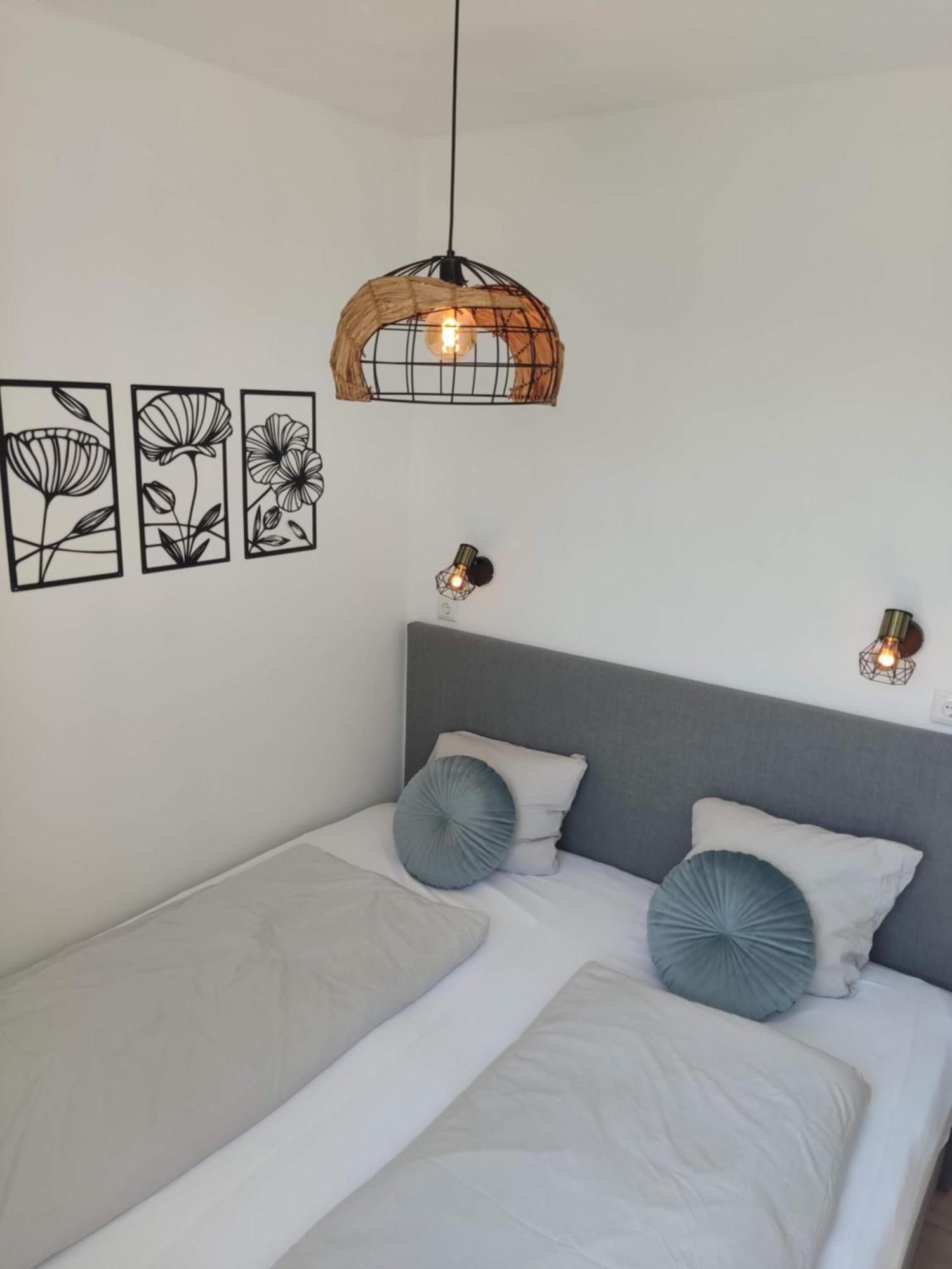 Ferienwohnung Enzian - Naehe Kapellplatz - Oeffentlicher Parkplatz - Aufzug Altötting Extérieur photo