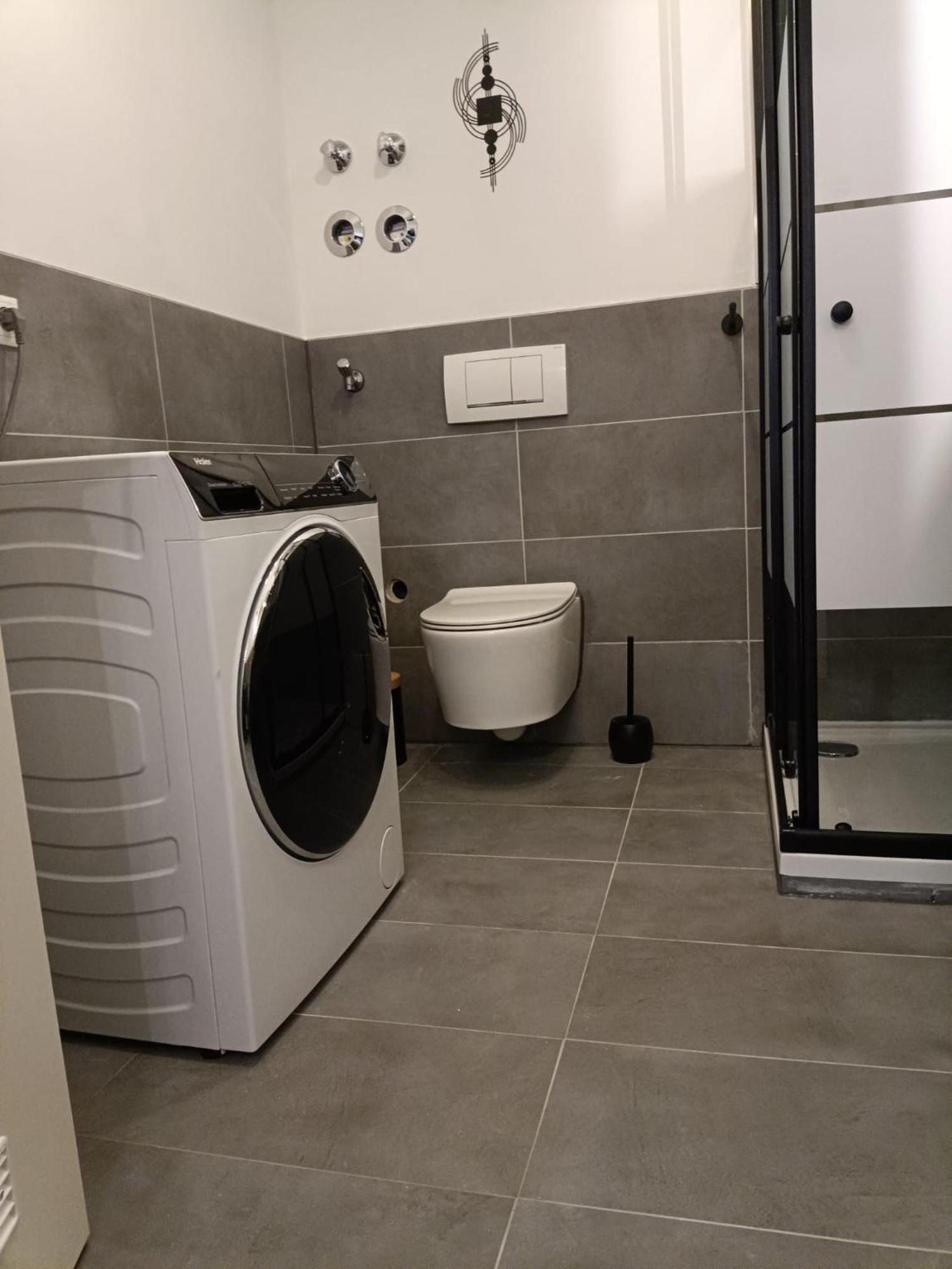 Ferienwohnung Enzian - Naehe Kapellplatz - Oeffentlicher Parkplatz - Aufzug Altötting Extérieur photo